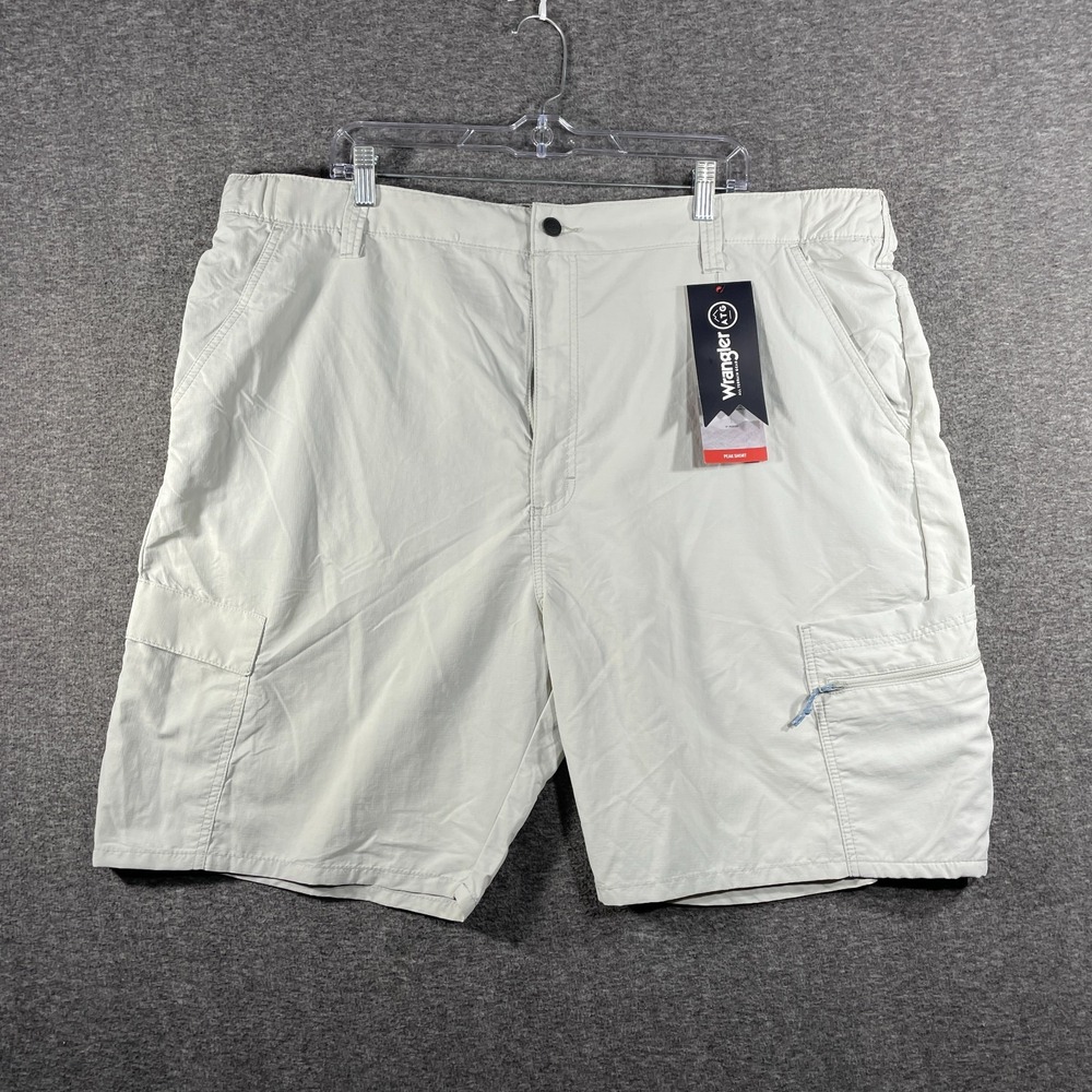 Wrangler ATG Shorts 44 Peak Short Cargo Hiking Nylon Outdoor 9" Inseam Off White